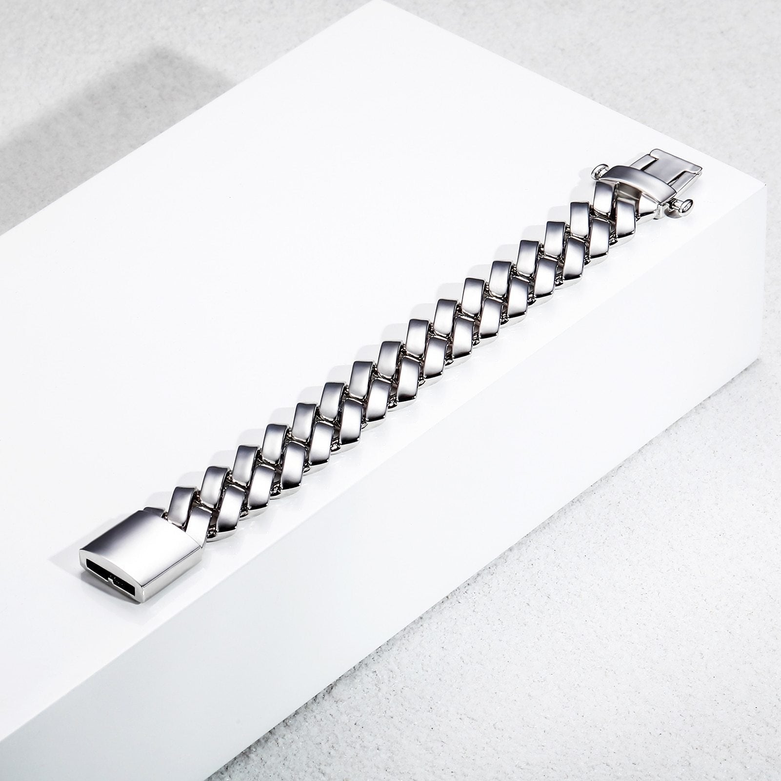 18mm Prong Link Bracelet 14K - ICECI