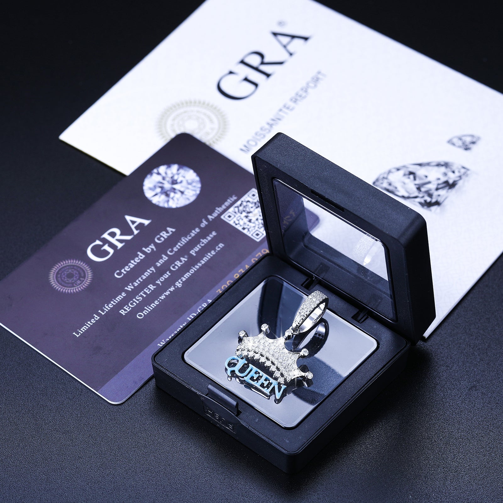Crown Queen Pendant 18K x Moissanite - ICECI