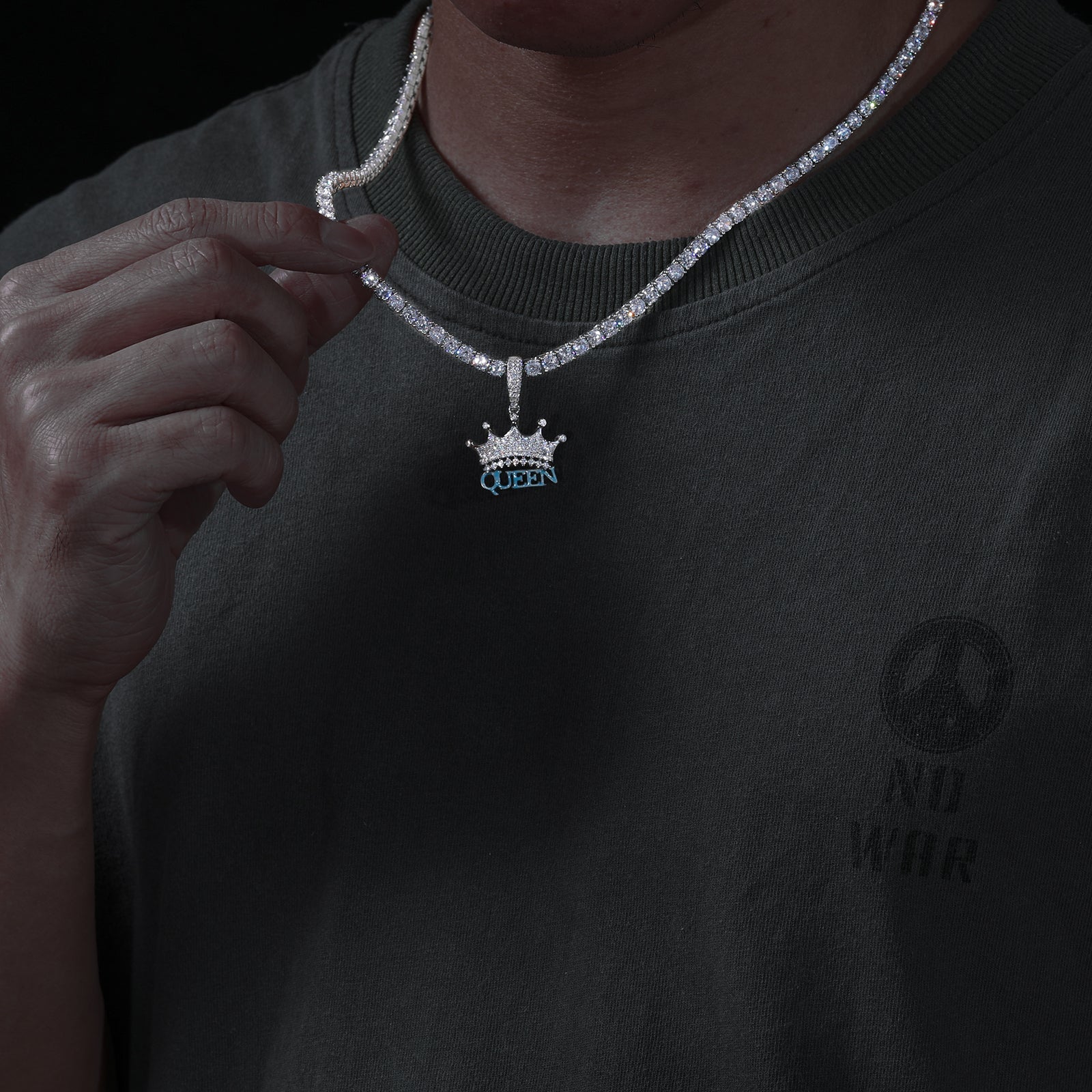 Crown Queen Pendant 18K x Moissanite - ICECI