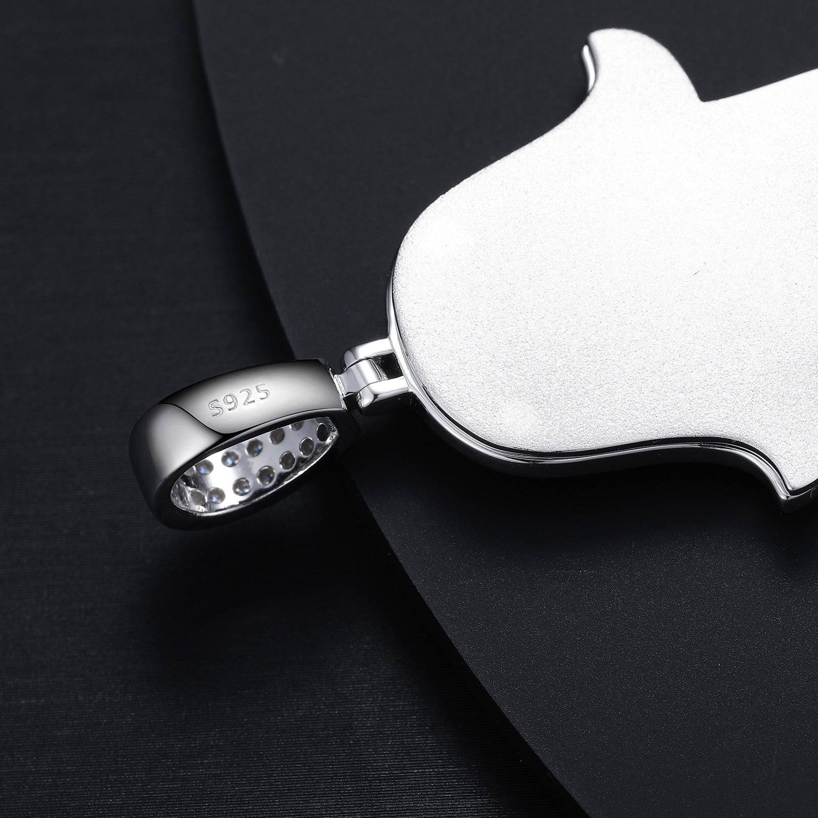 Glowing Hamsa Hand Pendant 18K x Moissanite - ICECI