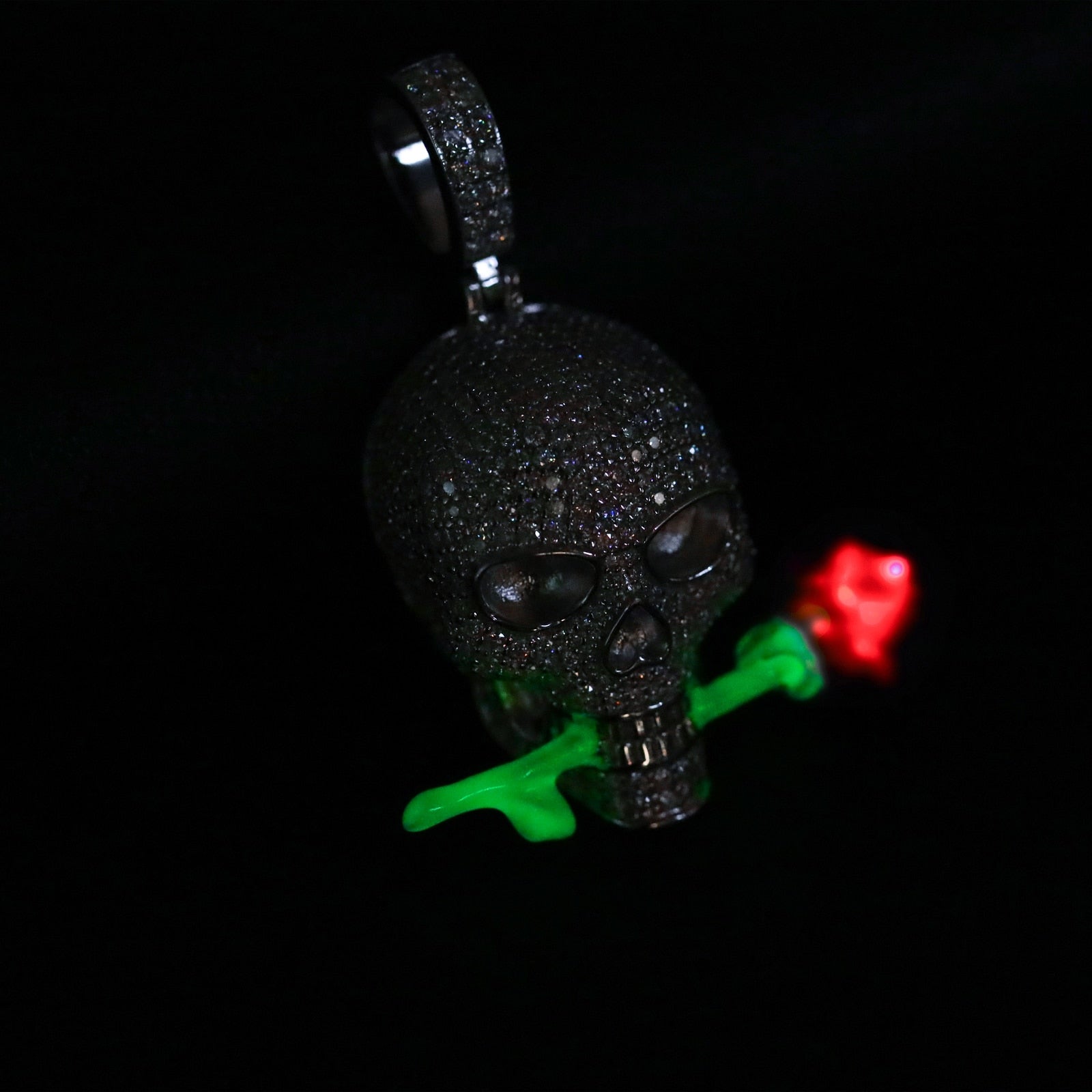 Rose Skull Pendant 18K x Moissanite - ICECI
