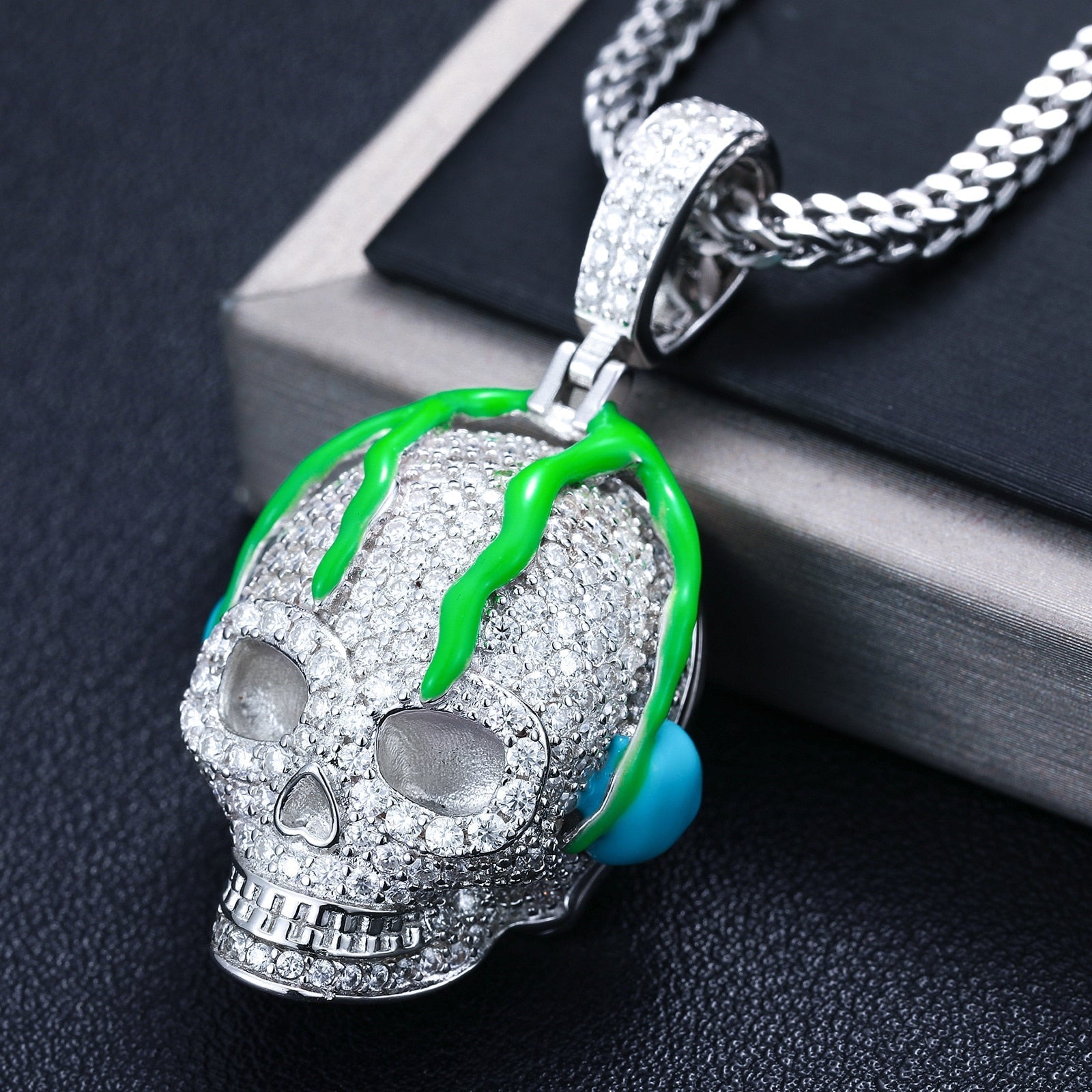 Slime Skull Pendant 18K x Moissanite - ICECI