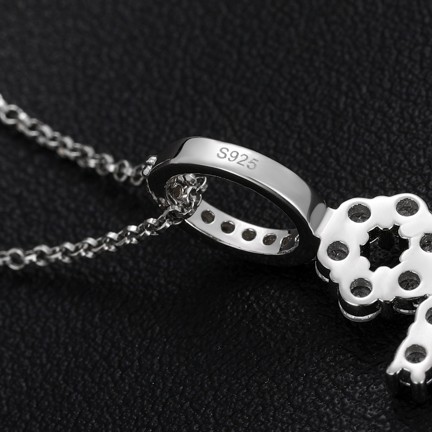 Small Ankh Cross Pendant 18K x Moissanite - ICECI